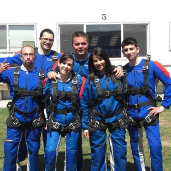 Skydive Snohomish - Family and friends bonding by going SKYDIVING! LOL - Skydiving Near Me - Snohomish, Washington Skydive Snohomish - Family and friends bonding by going SKYDIVING! LOL - Skydiving Near Me - Snohomish, Washington