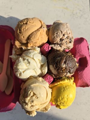 Love Creamery Lincoln Park by null