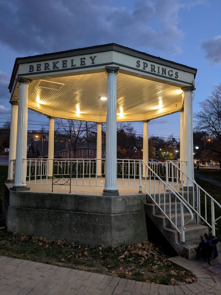 Berkeley Springs State Park Logo
