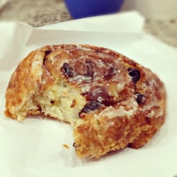 Patisserie Francaise - pain aux raisins