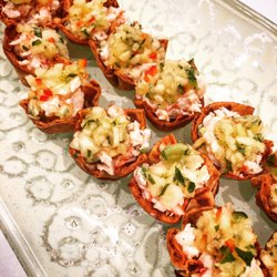 Bacco - Crispy cups with shrimp salad and pineapple salsa