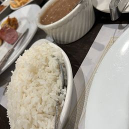 White rice & red beans. They also have black beans.