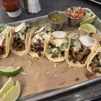 32 Brews Street - Chicken street tacos - Breweries Near Me - Elk Grove, California