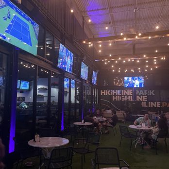 Highline Park - Outdoor Patio - Cocktail Bars Near Me - Houston, Texas