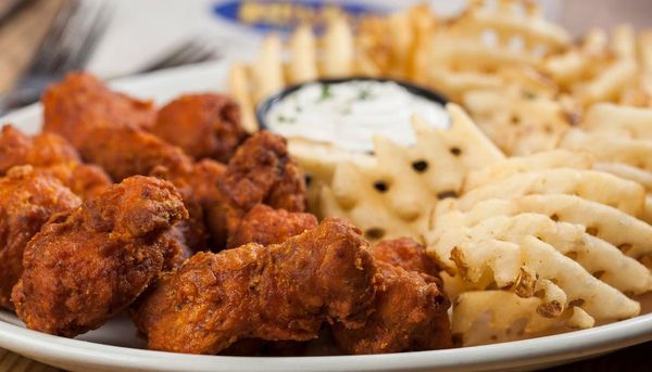 Pluckers Wing Bar by null