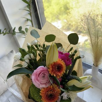 Sunny's Florist - Florists Near Me - New York, New York