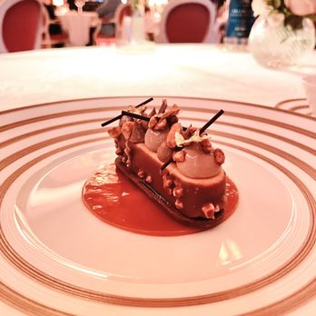 The Ritz Restaurant - British Near Me - London, XGL The Ritz Restaurant - British Near Me - London, XGL