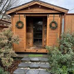 Uptown Sauna House - Cedar wood sauna
