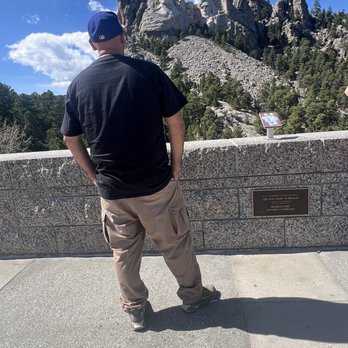 Mount Rushmore National Memorial - Landmarks & Historical Buildings Near Me - Keystone, South Dakota