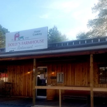 Dolly's Farmhouse Restaurant - Front of restaurant - Southern Near Me - Austell, Georgia
