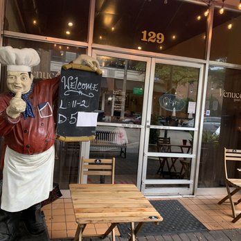 Venucci - a statue of a chef outside a restaurant - Italian Near Me - Lagrange, Georgia