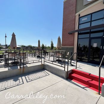 Olive Branch Grill - Entry area and outside dining - Mediterranean Near Me - Centennial, Colorado