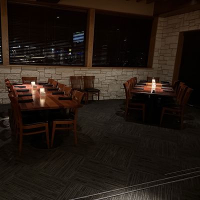 Charleston's Restaurant by null