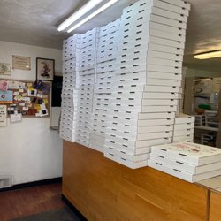 Della Sala's Pizza - Inside!