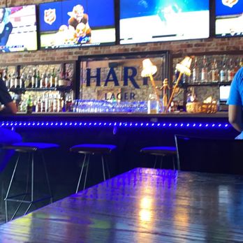 HH Supply Co - Bar area in front of seating w 7 TVs - American Near Me - Glen Rose, Texas HH Supply Co - Bar area in front of seating w 7 TVs - American Near Me - Glen Rose, Texas