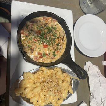 Sal's Ballyhoo's - Cast Iron Mahi and the 5-Cheese Mac-n-Cheese - Seafood Near Me - Key Largo, Florida Sal's Ballyhoo's - Cast Iron Mahi and the 5-Cheese Mac-n-Cheese - Seafood Near Me - Key Largo, Florida