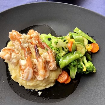 Comalli - Like garlic? Plump shrimp in a butter-garlic sauce. - Bars Near Me - Santiago de Querétaro, QUE