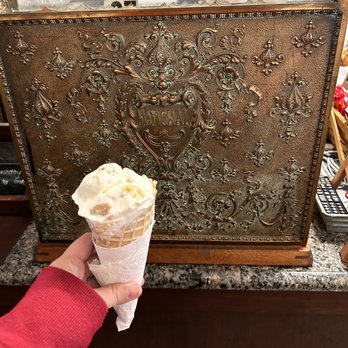 Tavares Ice Cream - Banana pudding icecream - Ice Cream & Frozen Yogurt Near Me - Tavares, Florida Tavares Ice Cream - Banana pudding icecream - Ice Cream & Frozen Yogurt Near Me - Tavares, Florida