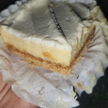 Magnolia Bakery - Keylime pie - Bakeries Near Me - Chicago, Illinois