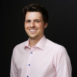 Clinique St Charles - Dr Pierre-Olivier Miron, endodontiste. www.cliniquestcharles.com  520 St-Charles ouest, suite 1 Longueuil J4H-2L6 450-677-5505
