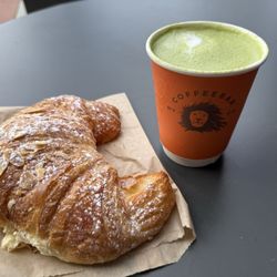 Coffeebar - Almond croissant  Matcha Latté