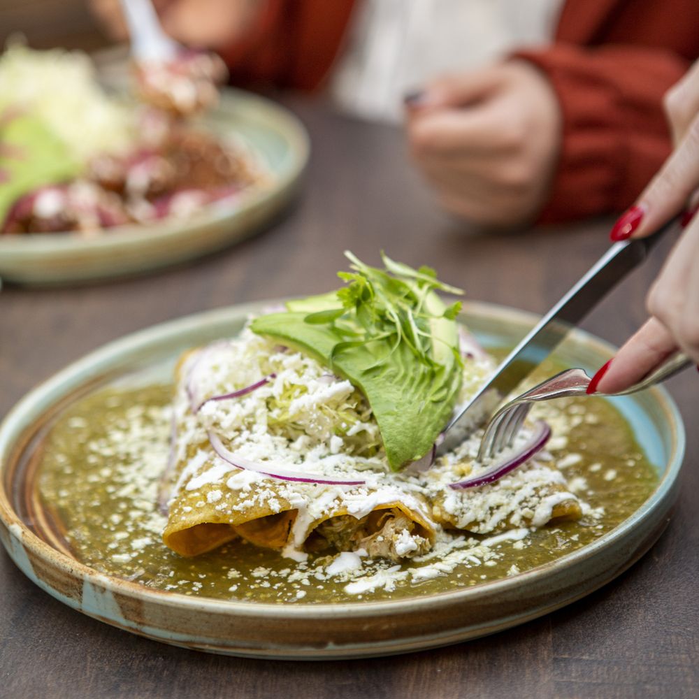 2016 ANNUAL REPORT, image size:1000x1000