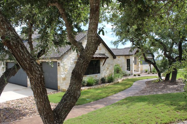 Radiant Roofing Logo