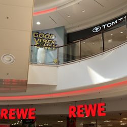 Rathaus Galerie - Rewe