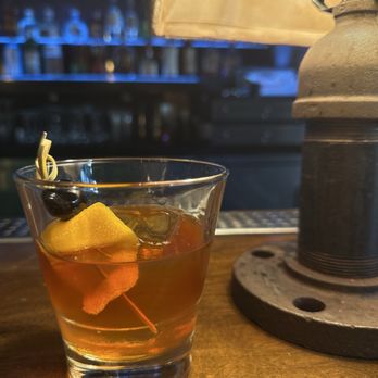 District - House old fashioned - Cocktail Bars Near Me - Los Angeles, California