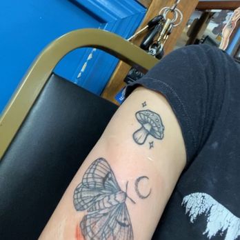 High Noon Tattoo - My girlfriend's tattoo by Andrew - Tattoo Near Me - Phoenix, Arizona