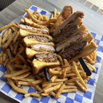 5th Quarter Bar & Grill - Sports Bars Near Me - Van Meter, Iowa