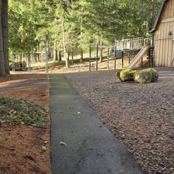 Veelle's Idyllic Park - Playground next to bridal suite