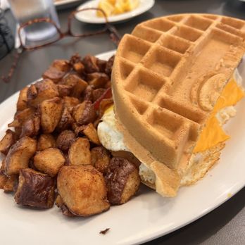 Eggs Up Grill - Waffle Sandwich - Breakfast & Brunch Near Me - Milton, Georgia