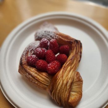 D'Andrews Bakery & Cafe - Bakeries Near Me - Nashville, Tennessee