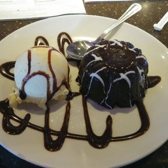 Applebee's Grill + Bar - Triple Chocolate Meltdown, before - American Near Me - Goodyear, Arizona