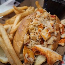 South End Market - Lobster roll hot with side of fries