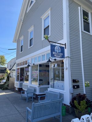 Willard Scoops by null