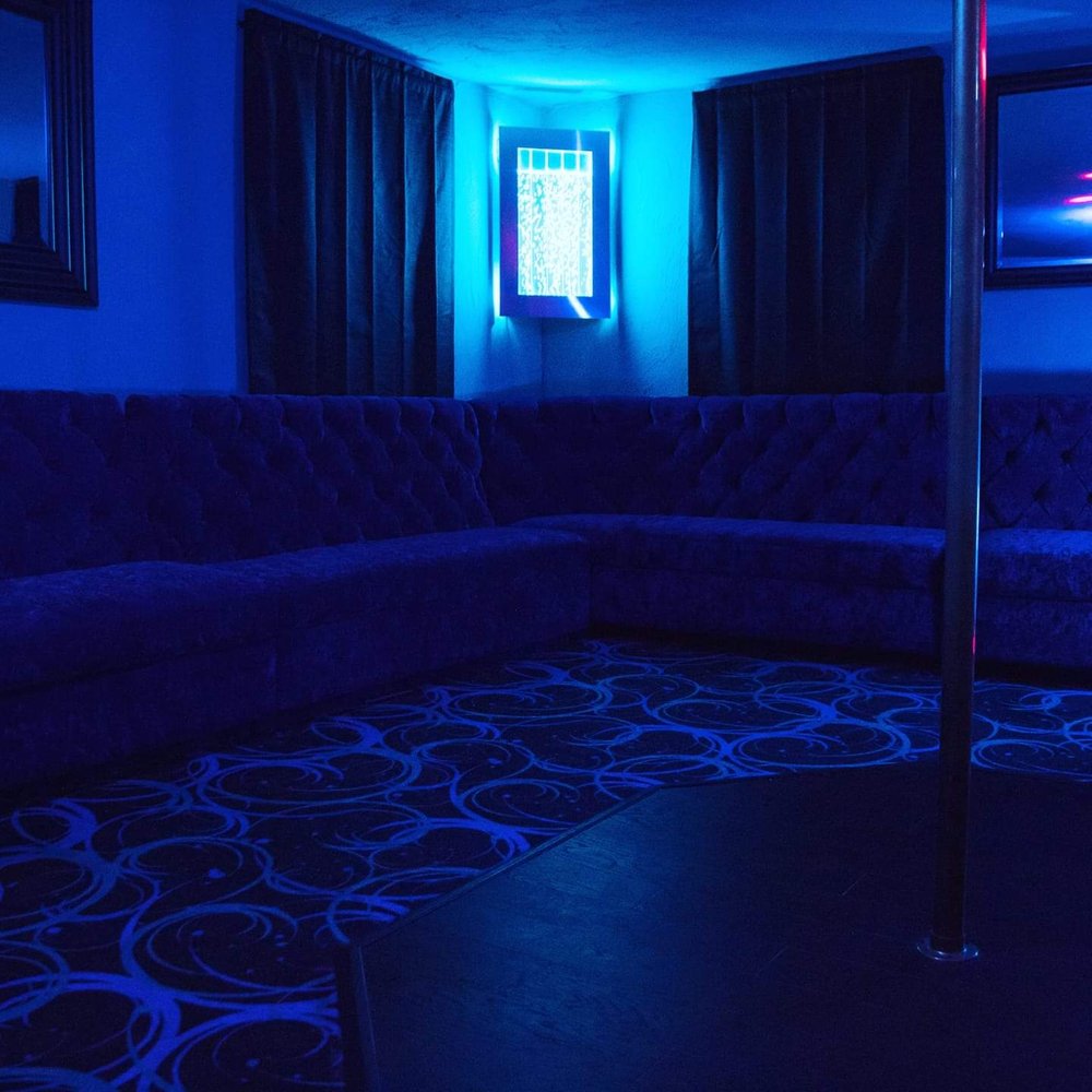 CANDY HOUSE CABARET 21 Photos Adult Entertainment 205 Snyders