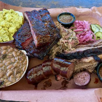 Matt's BBQ - Food Trucks Near Me - Portland, Oregon