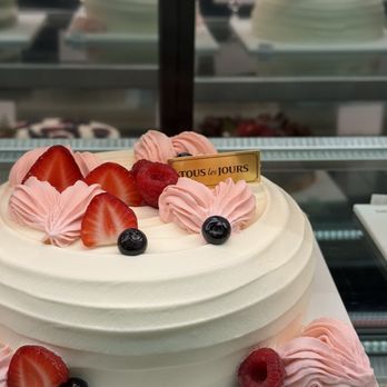 Tous Les Jours - Artistry in dessert - Bakeries Near Me - La Habra, California
