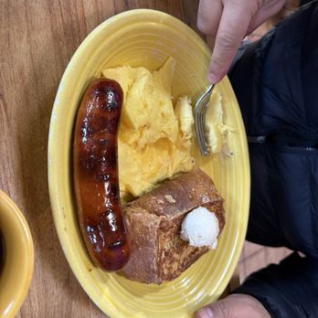Tower Cafe - Famous French Toast - Breakfast & Brunch Near Me - Sacramento, California