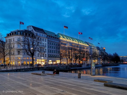 Fairmont Hotel Vier Jahreszeiten by null