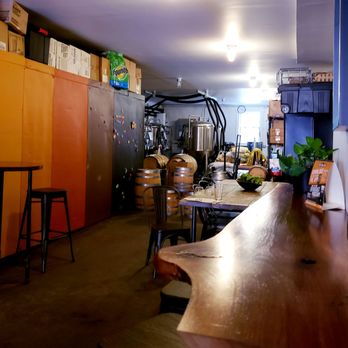 Strong Rope Brewery - Inside - Breweries Near Me - Brooklyn, New York