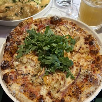 Mia Restaurant & Bar - Chicken pizza - Italian Near Me - Roseville, California