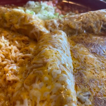 Los Dos Amigos Hacienda - Three enchiladas combination - Mexican Near Me - Eugene, Oregon Los Dos Amigos Hacienda - Three enchiladas combination - Mexican Near Me - Eugene, Oregon