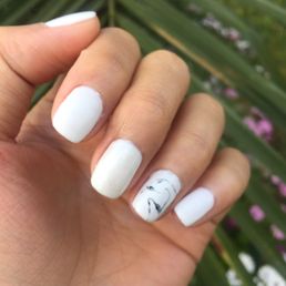 Gel nail. Matte nail, glitter in the middle, marble. Gel nail. Matte nail, glitter in the middle, marble.