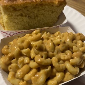 Defiant Brewing Co. - Mac & Cheese Side Corn Bread Side - Breweries Near Me - Pearl River, New York
