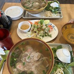 Vietnamese Pork Egg Roll