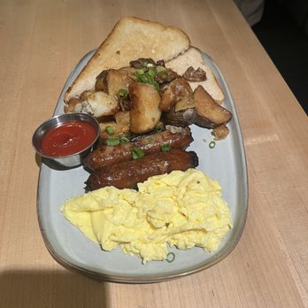 Hard Bean Brunch - The Basic - Breakfast & Brunch Near Me - Vancouver, British Columbia