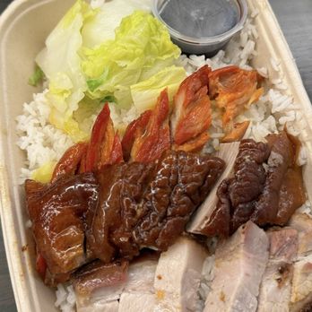 mama li - Roasted duck, crispy pork and BBQ pork - Bubble Tea Near Me